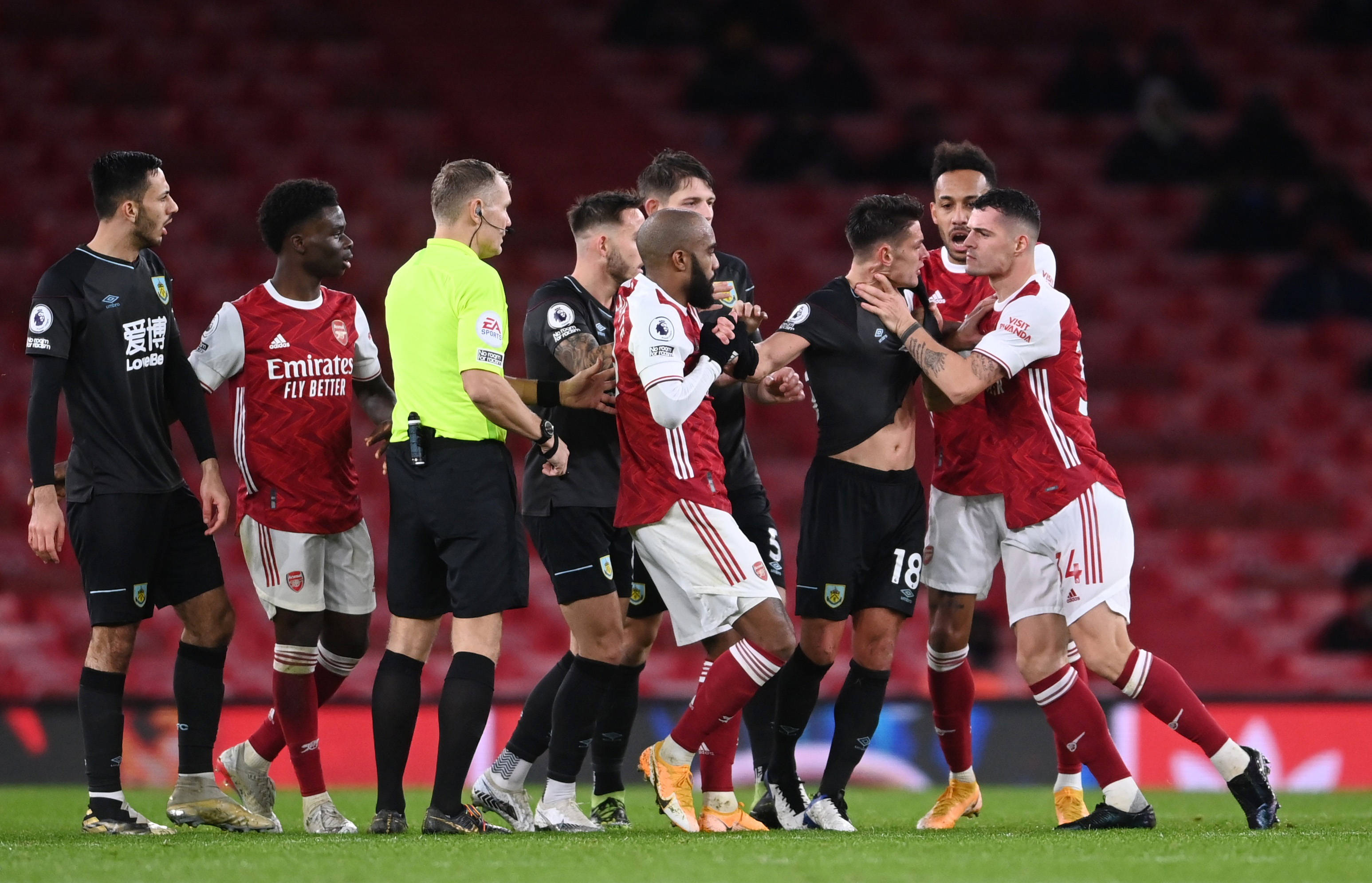 尤其是在决 尤其是在决